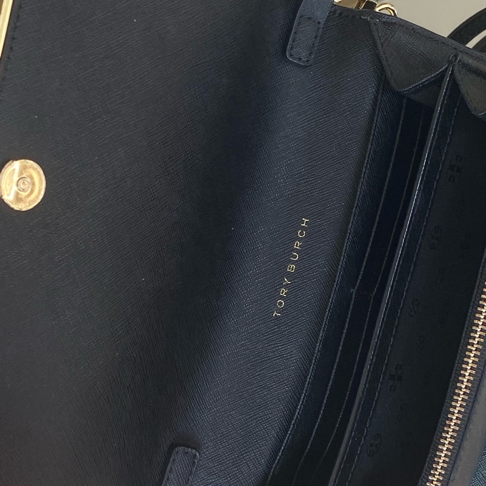 Tory Burch Emerson Chain Wallet Crossbody - Picture 3 of 3